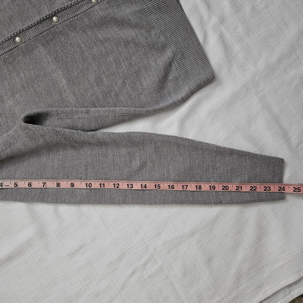 Womens‎ Grey Faux Pearl Button Crewneck Cardigan Sweater Size S Preppy Office - Picture 9 of 9